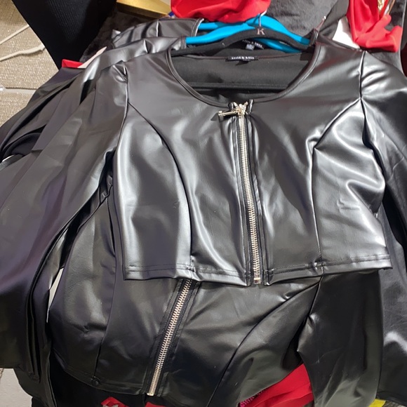 Cute Zip-Up Jacket - Picture 7 of 7